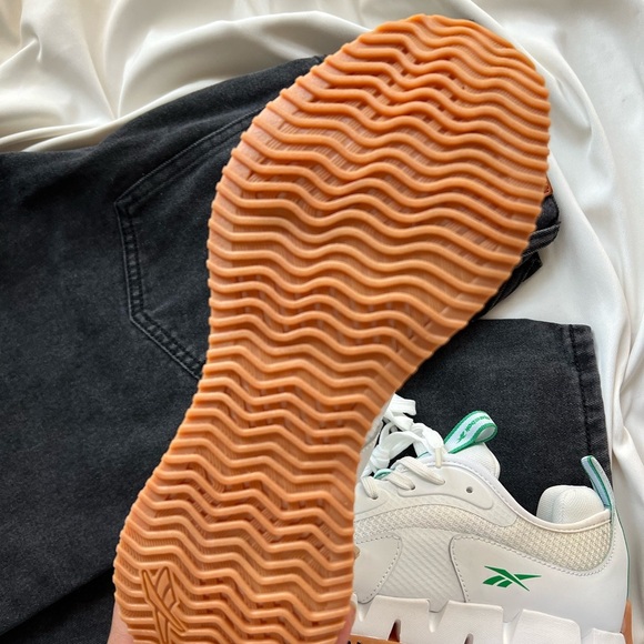 NWOB Rebook Running Shoes 🏃🏻♀️ - Picture 3 of 4